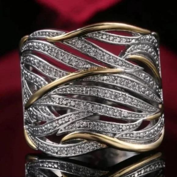 NEW TWO TONE 925 STERLING SILVER DIAMOND RING, BEAUTIFUL RING, SHINY RING. - Picture 1 of 6